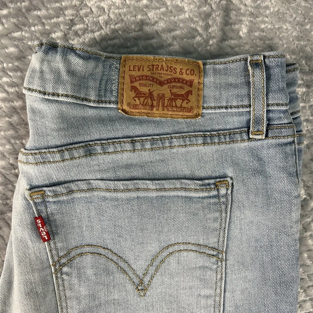 Levi's 511 Slim Fit Jeans Mens 31x30 Light Wash Waterless Denim Distressed